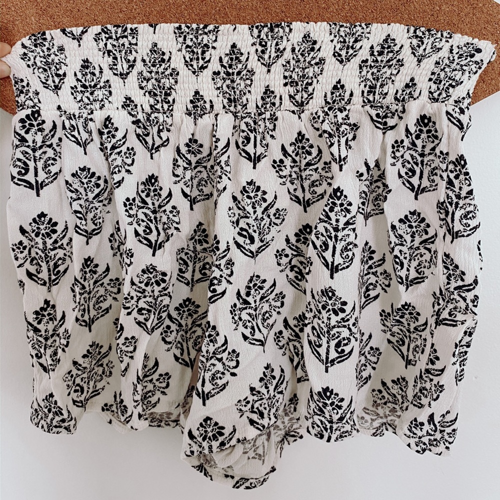 Floral mossimo flowy shorts